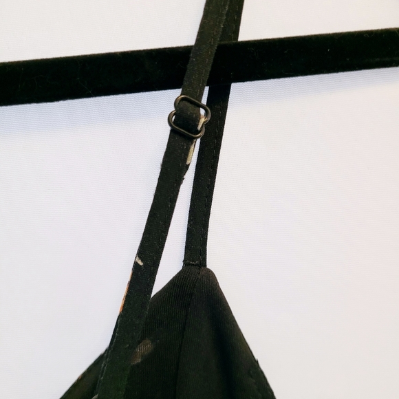 4/$20 🍒 H&M | Floral Crop Top - Picture 6 of 8